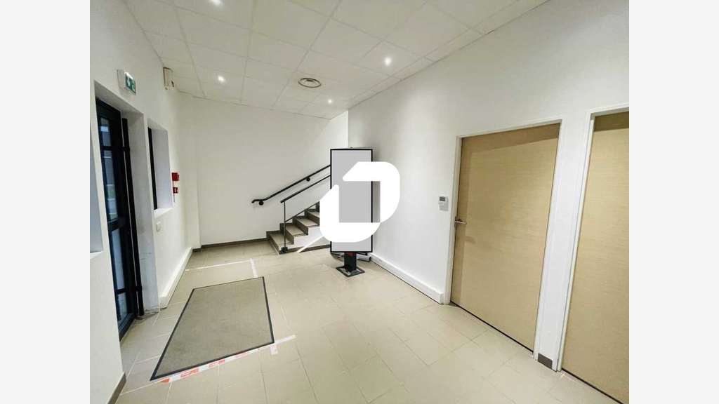 A louer Local d'activité 442m² Servon