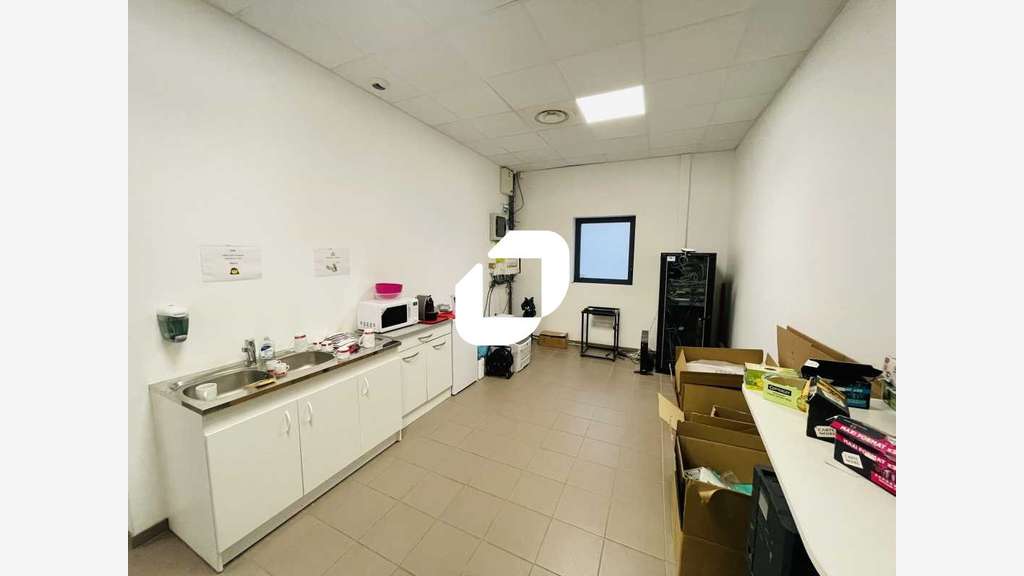 A louer Local d'activité 442m² Servon