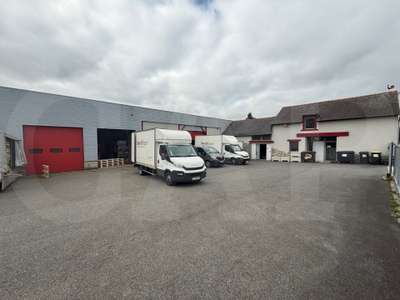 Loue bâtiment d'activités 910m² Servon-sur-Vilaine