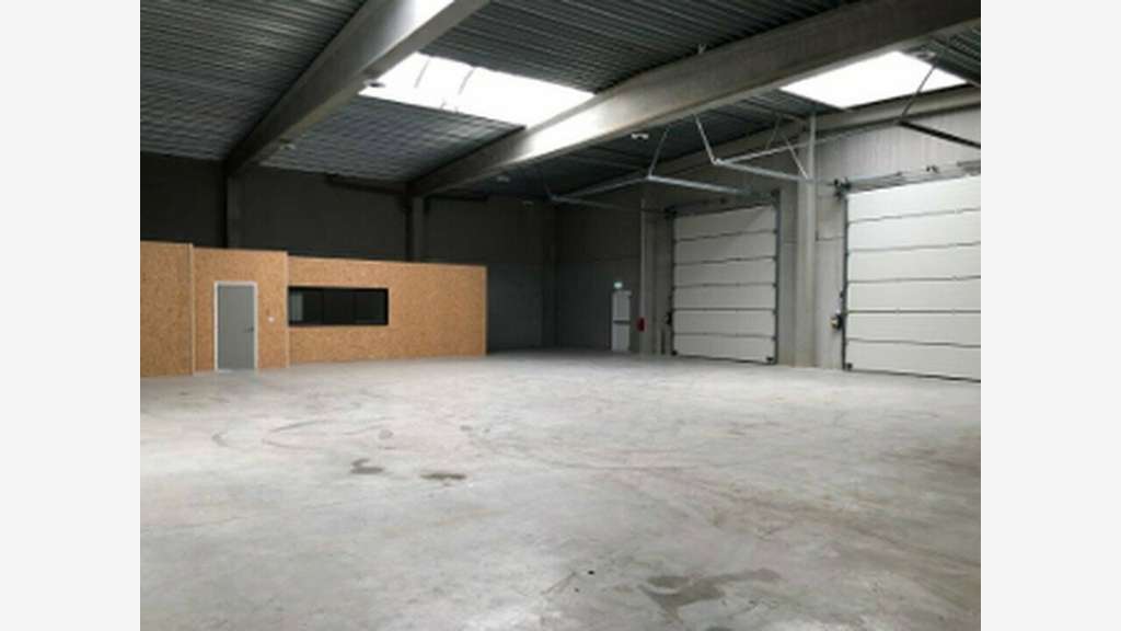 Local d'activité 450m² à louer à Setques A26
