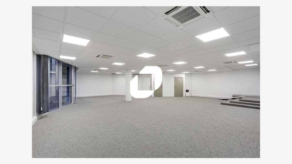 A louer Local d'activité 147m² Sevres