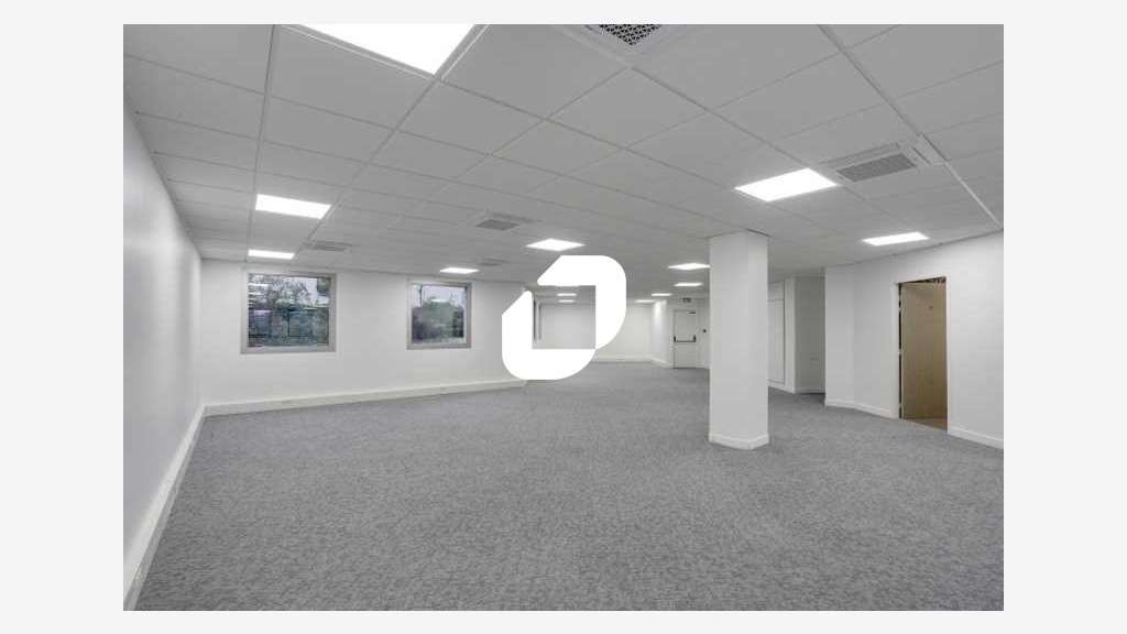 A louer Local d'activité 147m² Sevres