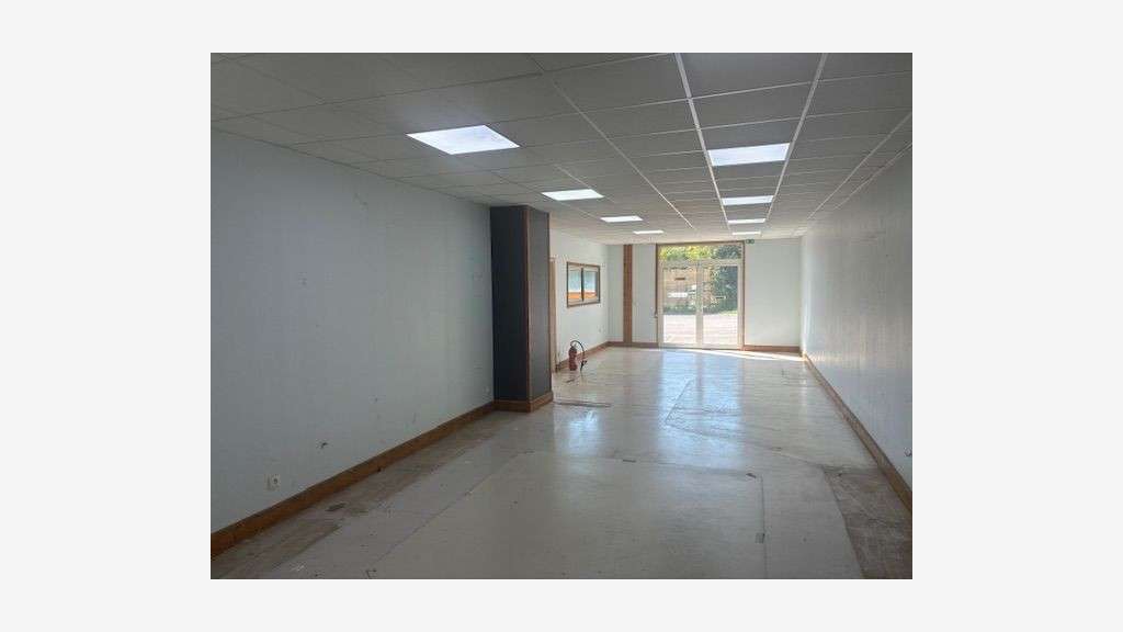 Local d'activités de 390m² à louer à Sevrier