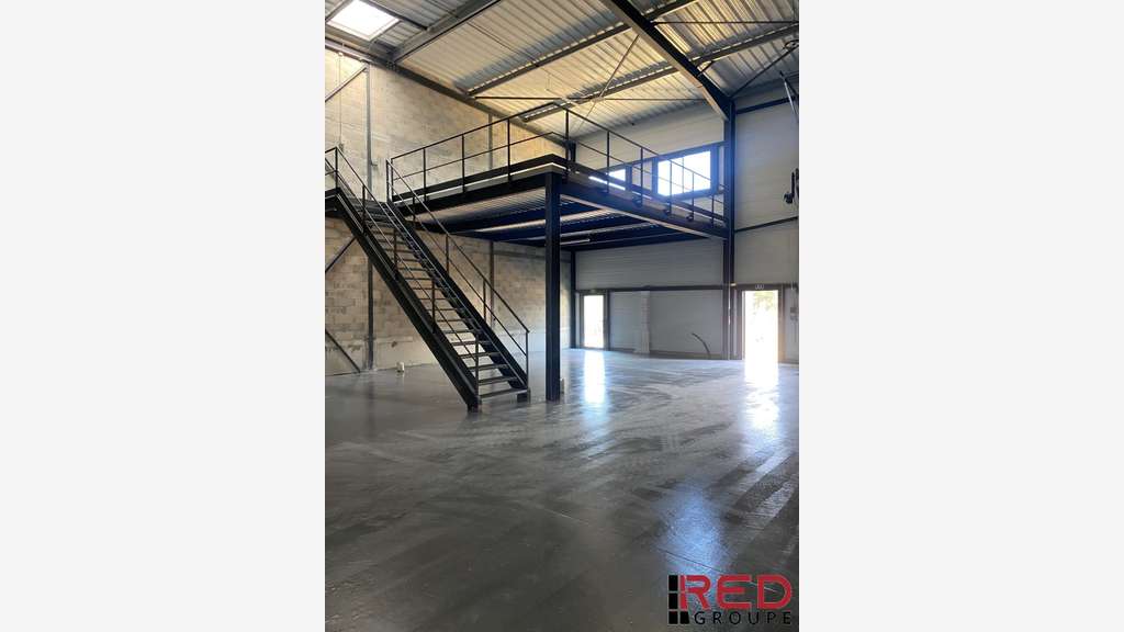Location local d'activité neuf 231m² ZA de Signes