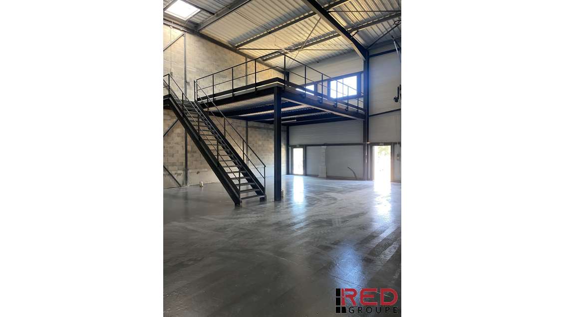 Location local d'activité neuf 231m² ZA de Signes