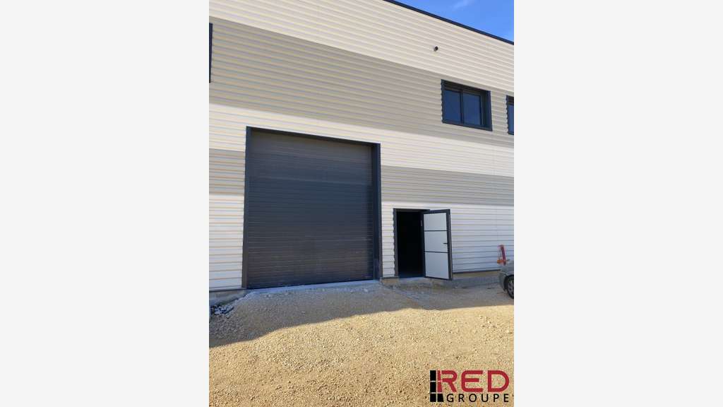 Location local d'activité neuf 231m² ZA de Signes