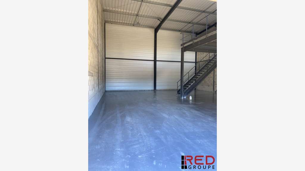 Location local d'activité neuf 231m² ZA de Signes