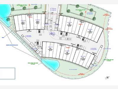 A louer locaux divisibles 3740m² Plateau de Signes