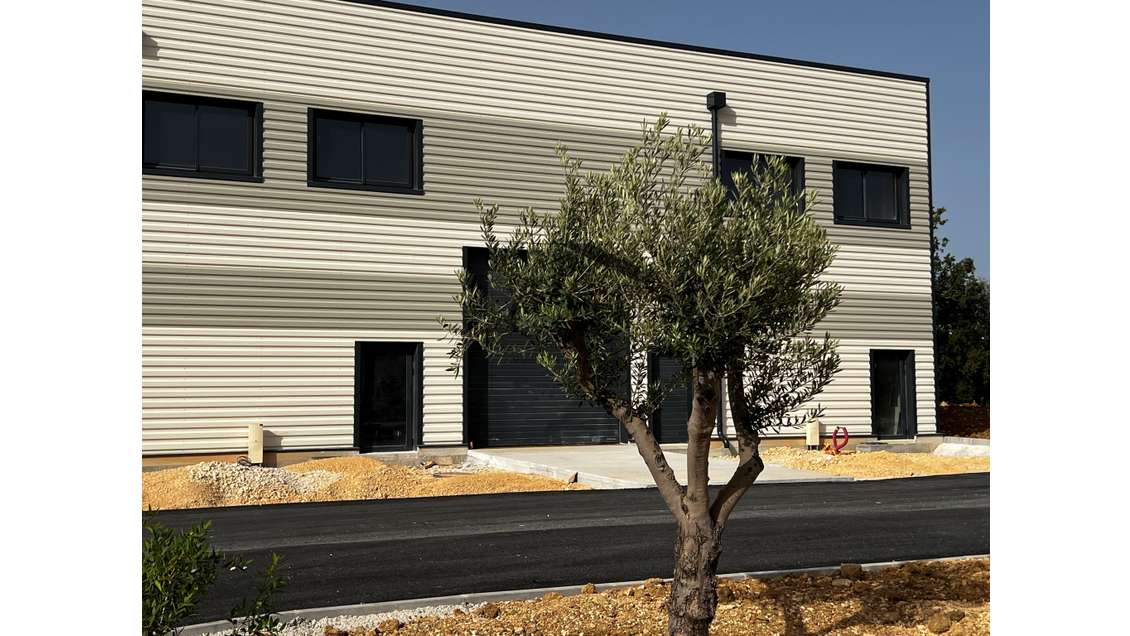 Local d'activité neuf de 319.45m² à louer zone ind