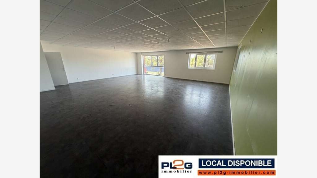 Loue d'activité 475m² en Parc d'Activité à Signes