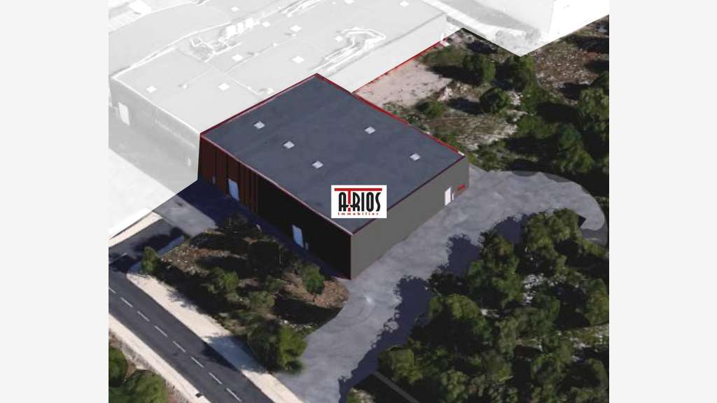 Local d'activité de 1560m² à louer en ZA à Signes
