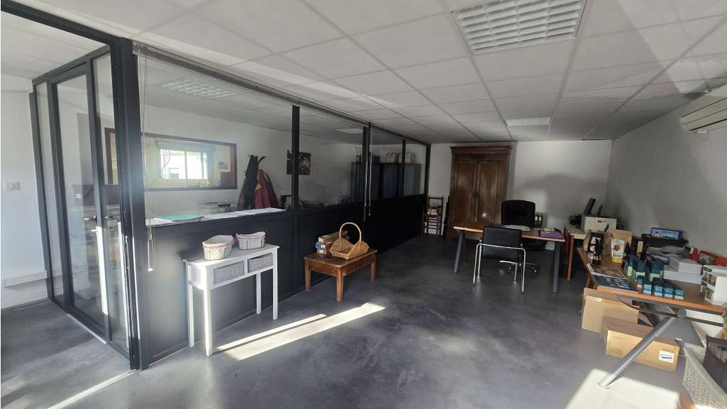 A louer local d'activité 185m² à Six-Fours