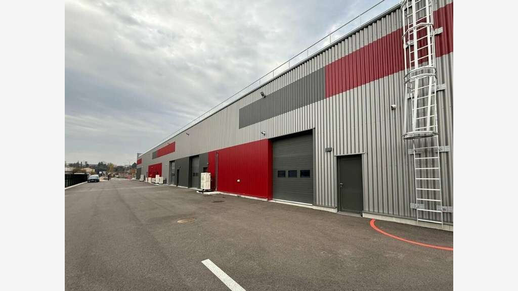 A louer local d'activité sécurisé 600m² à Sochaux
