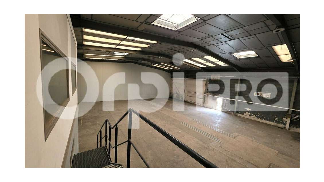 Entrepôt 450m² à louer aux portes de Soissons