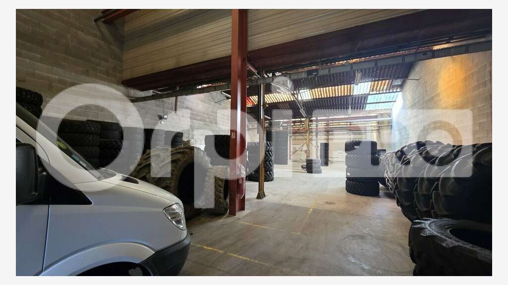 Entrepôt 460m² divisible à louer sur Soissons 
