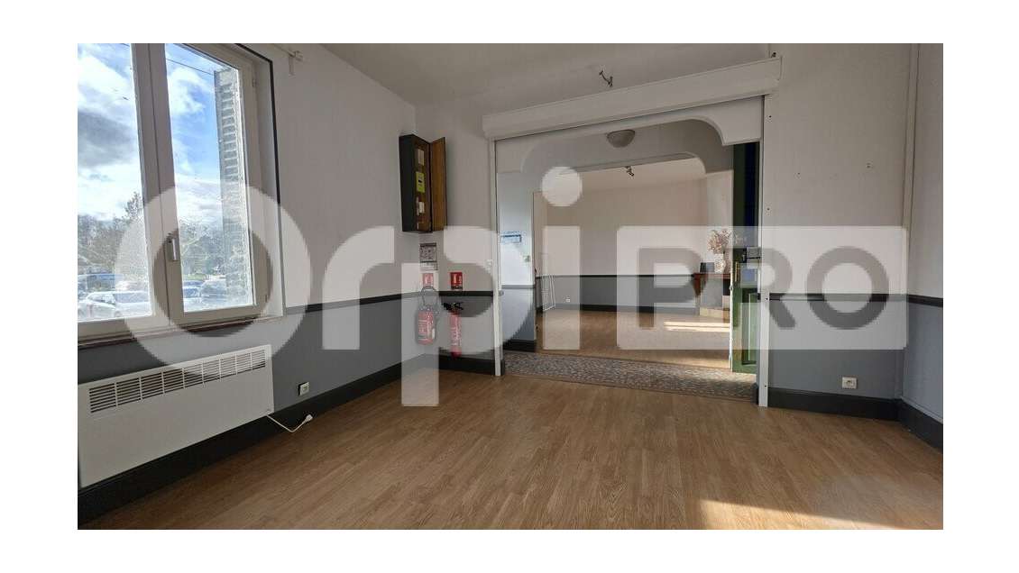 Local 123m² à louer aux portes de Soissons