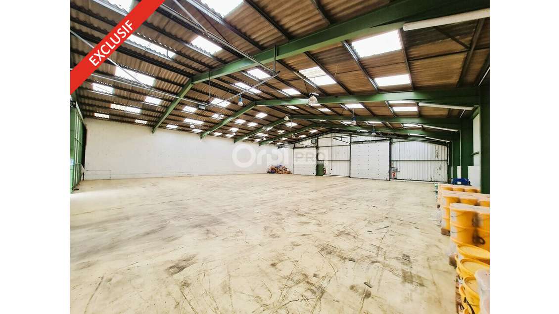 Entrepôt 600m² à louer ZI Villeneuve St Germain