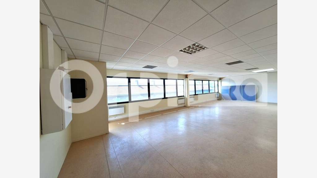 Bureaux de 36 à 102m² à louer dans le 02
