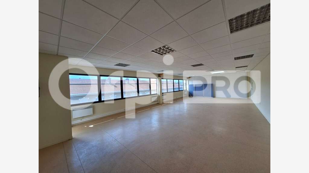 Bureaux de 36 à 102m² à louer dans le 02