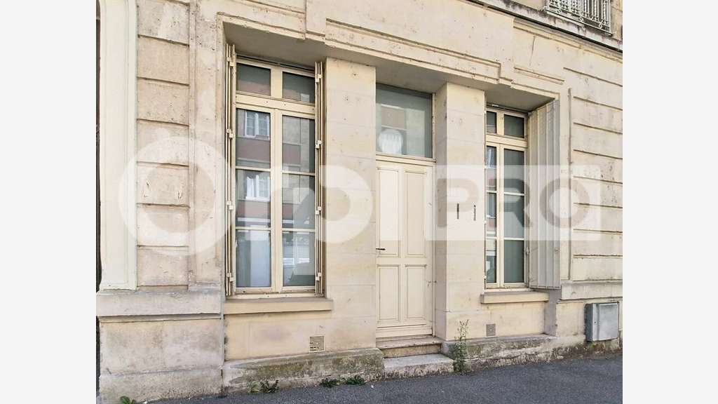 LOCAL PROFESSIONNEL à louer dans le 02