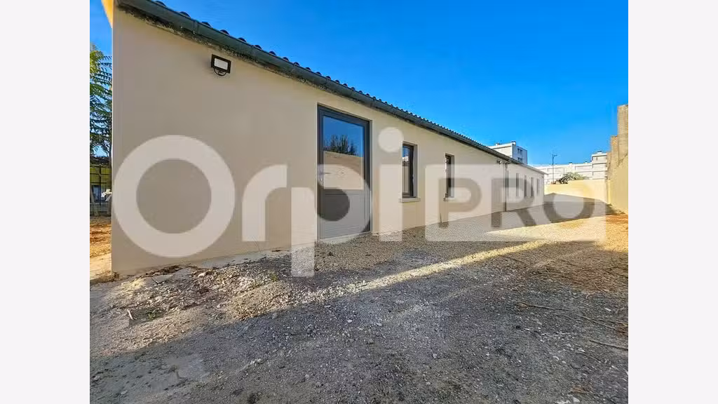 Local professionnel de 185m² à louer à Soissons