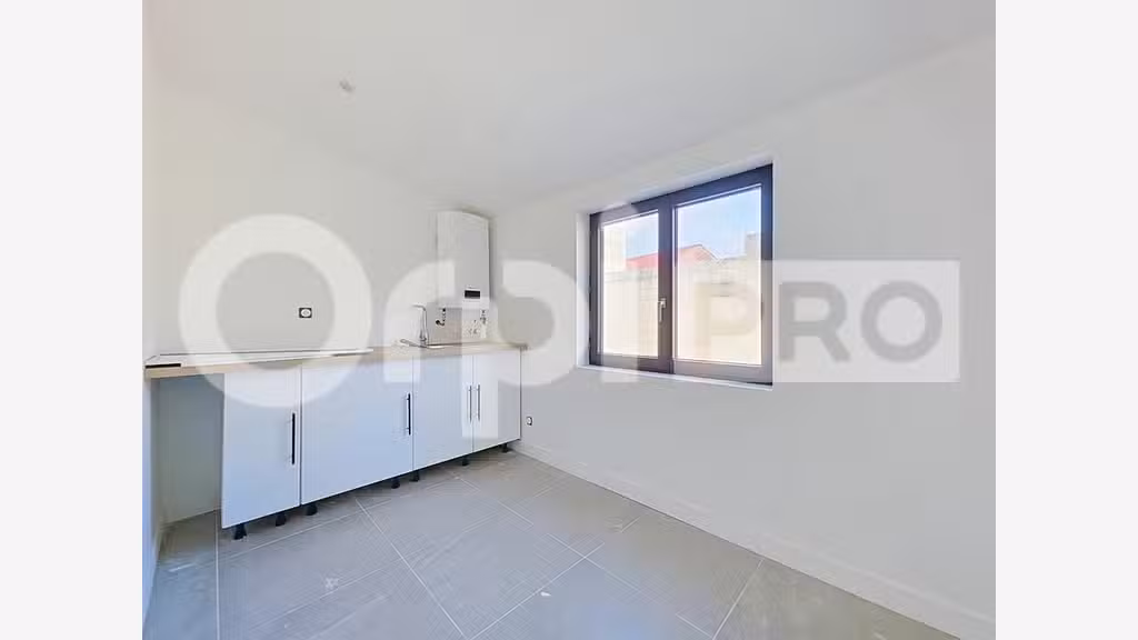 Local professionnel de 185m² à louer à Soissons