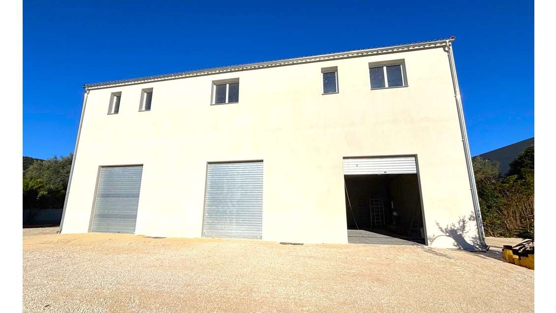 3 lots local d'activité neuf 200m² à Solliès Pont