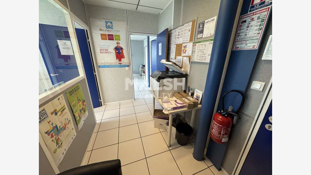 Bureaux et petit stockage 2 lots de 224m² et 106m²