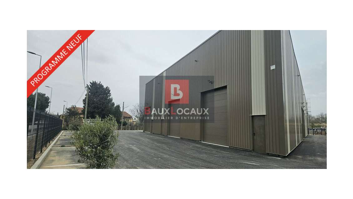 Local d'activité neuf 146m² à louer à Sorgues