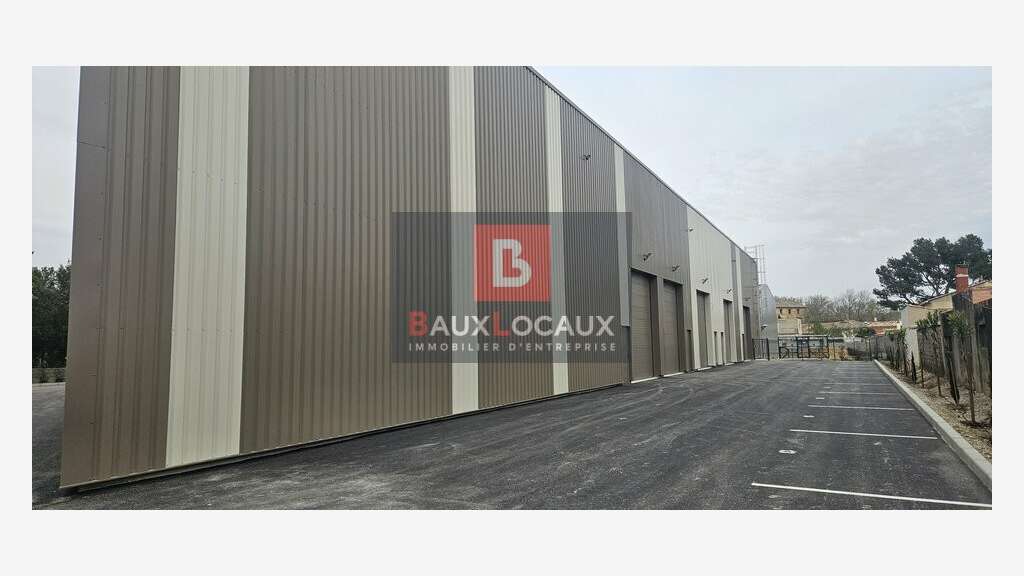 Local d'activité neuf 300m² à louer à Sorgues