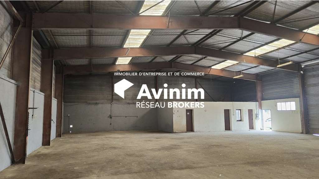 Entrepôt 700m² sur 6000m² clos ZI du Fournalet