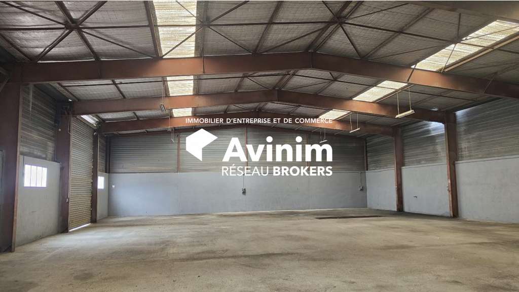 Entrepôt 700m² sur 6000m² clos ZI du Fournalet