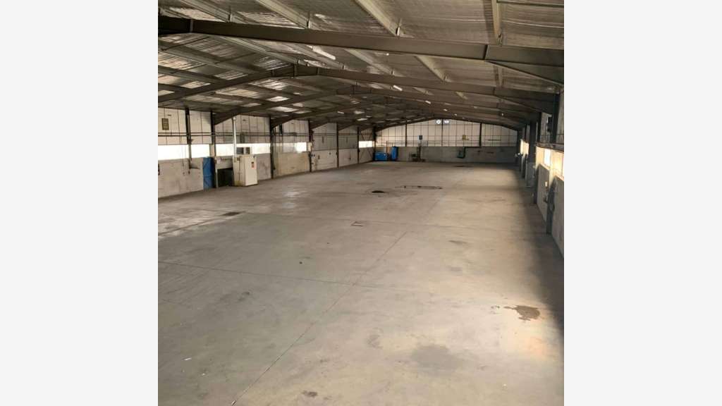 À louer – Entrepôt de 1 540 m² dans la zone d'ac