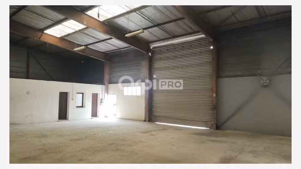 Loue local activités ou commercial 700m² Sorgues