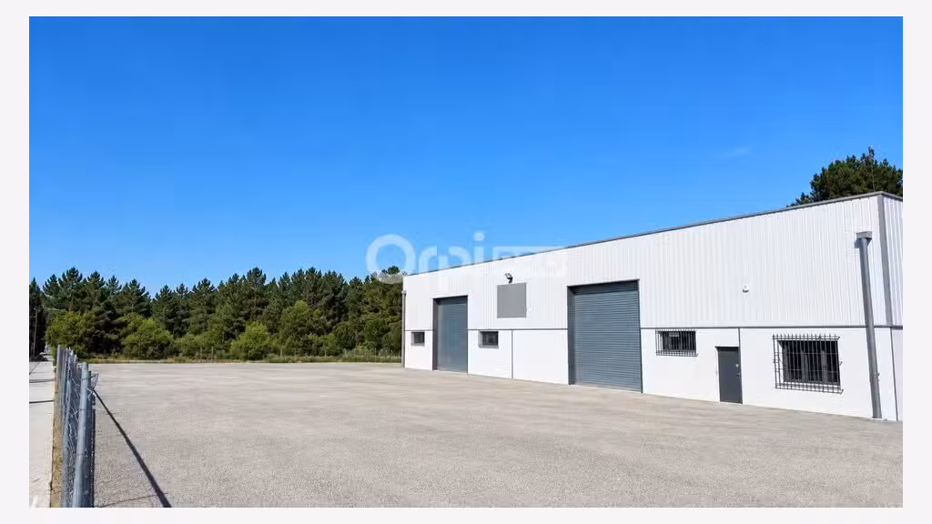 Loue local activités ou commercial 700m² Sorgues
