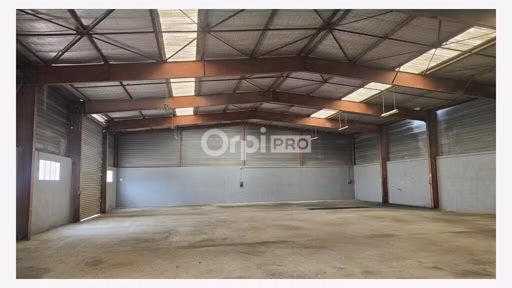 Loue local activités ou commercial 700m² Sorgues