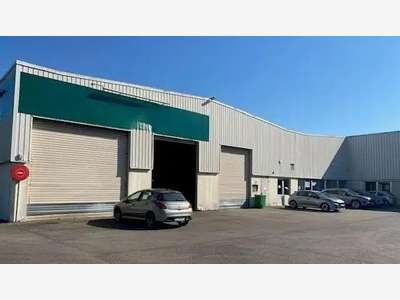 À louer entrepôt 1 739m² à Sotteville-lès-Rouen