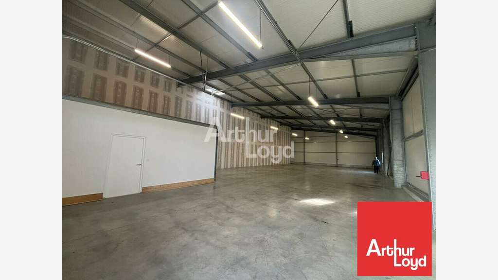 Location local d'activité 380m² ZA Soullans