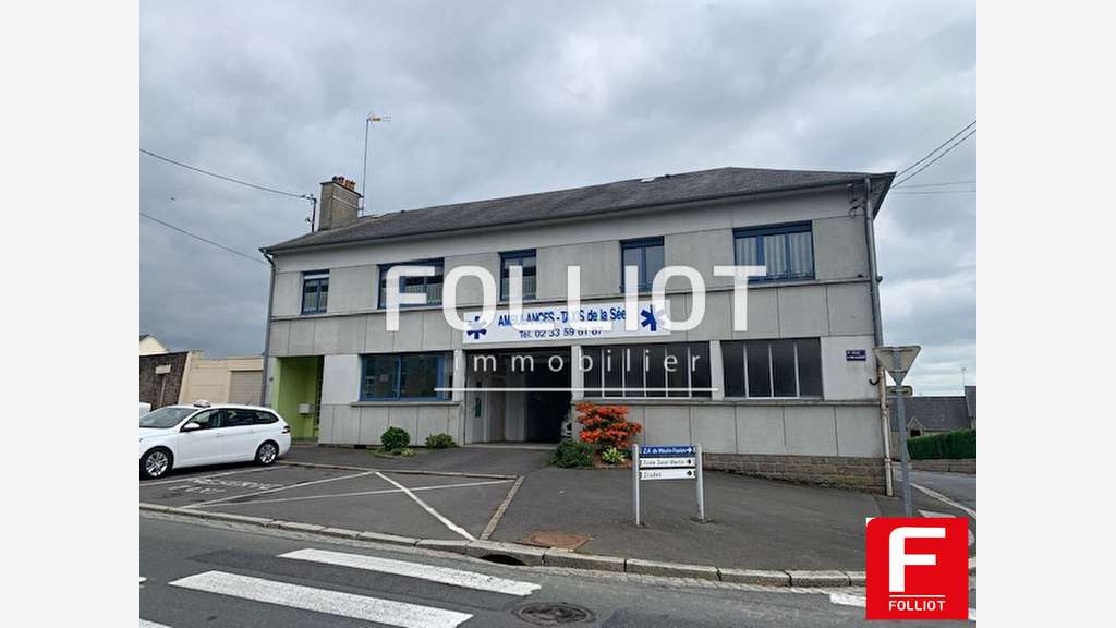 A LOUER - SOURDEVAL - A 10 min de VIRE - GRAND
