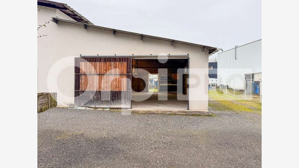 Local d'activité 88m² avec terrain à Soustons
