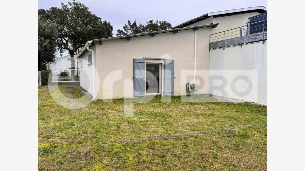 Local d'activité 88m² avec terrain à Soustons