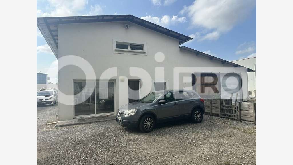 Loue local professionnel commercial 85m² Soustons