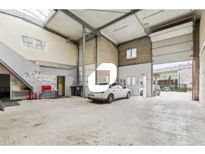 Location Locaux d'activités - Entrepôts à Stains