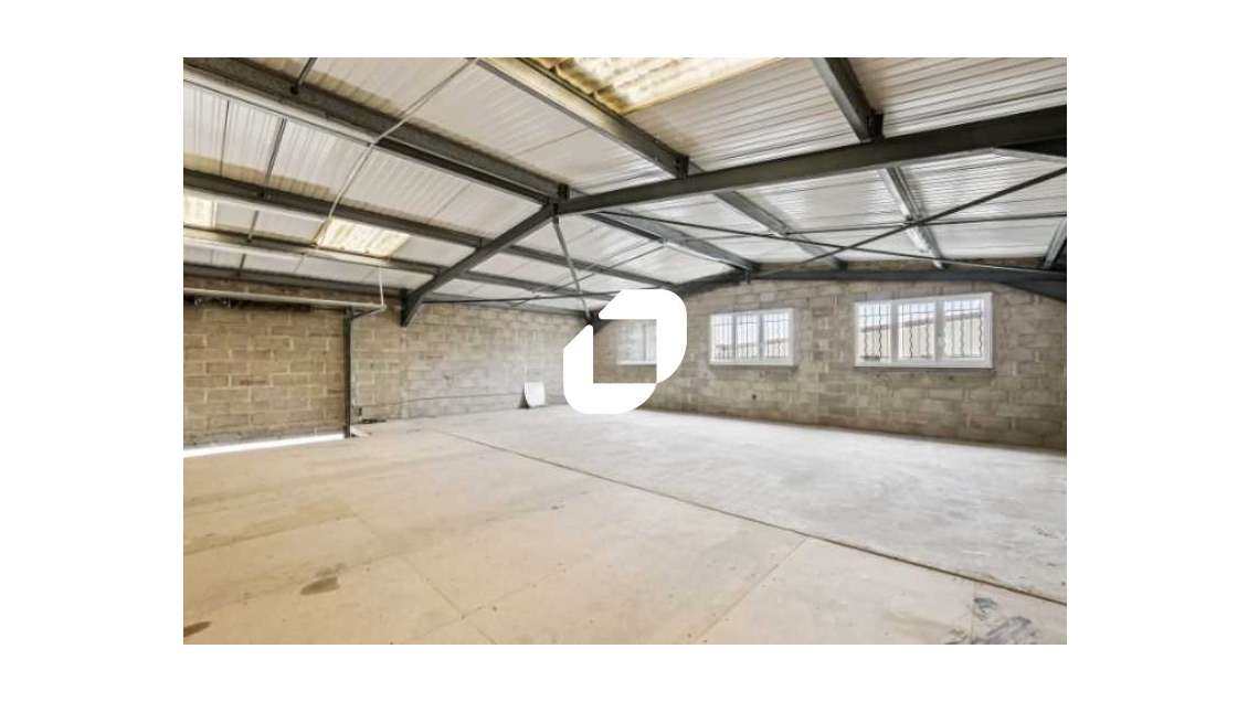 A louer Local d'activité 270m² Stains