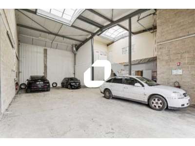 Location Locaux d'activités - Entrepôts à Stains