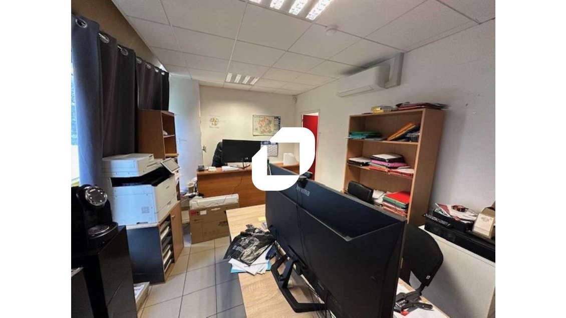 A louer Local d'activité 2500m² Stains