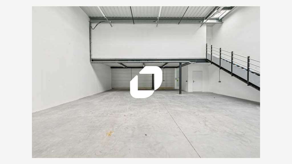 A louer Local d'activité 200m² Stains