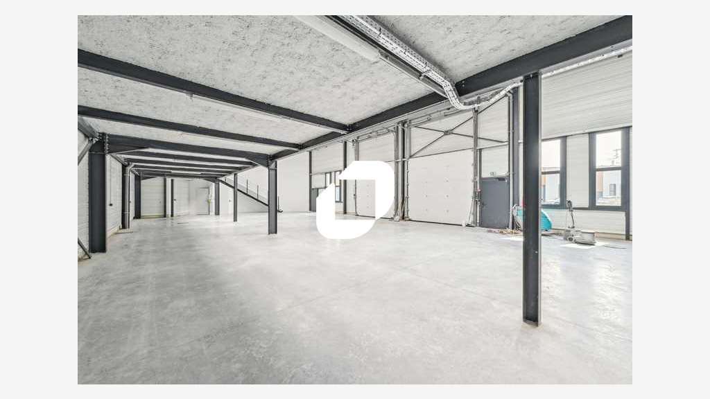 A louer Local d'activité 200m² Stains