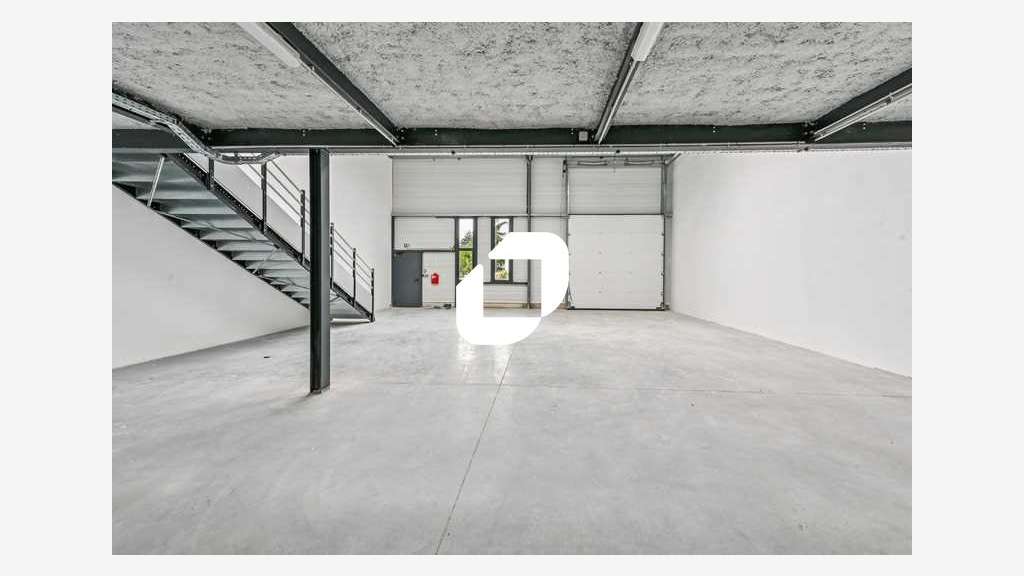 A louer Local d'activité 200m² Stains