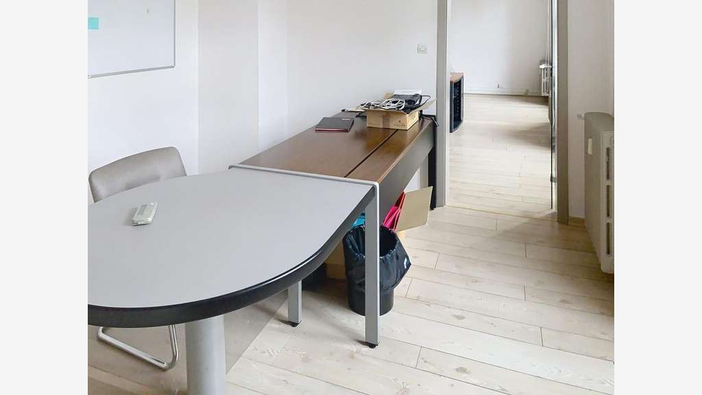 Beau local prof. 56m² Strasbourg quartier Tribunal